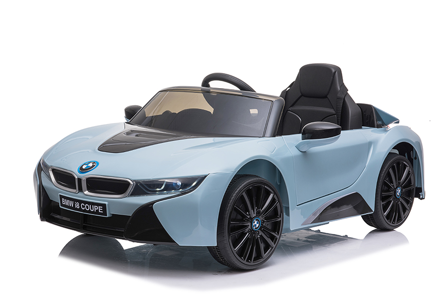 BMW i8電動自動車　子供用